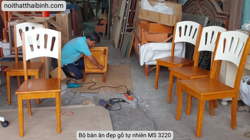 Bộ bàn ăn đẹp 6 ghế gỗ cao su tự nhiên màu nâu sang trọng Bộ bàn ăn đẹp MS 3220 - chi tiết vân gỗ tự nhiên