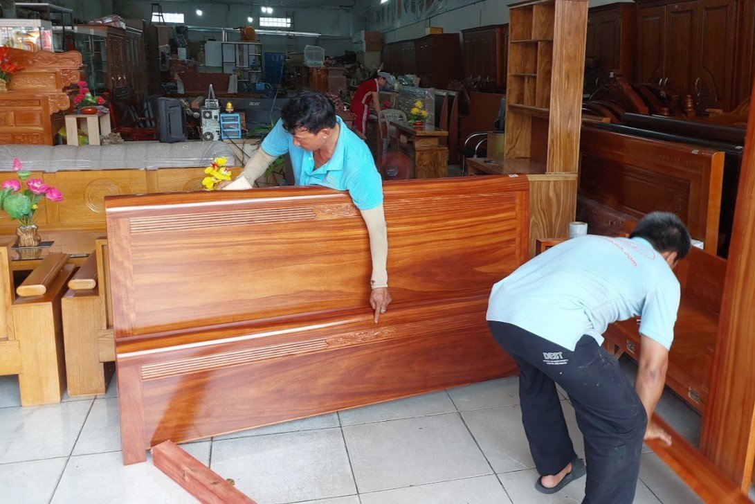 Giường ngủ gỗ tự nhiên vân cẩm - góc nghiêng