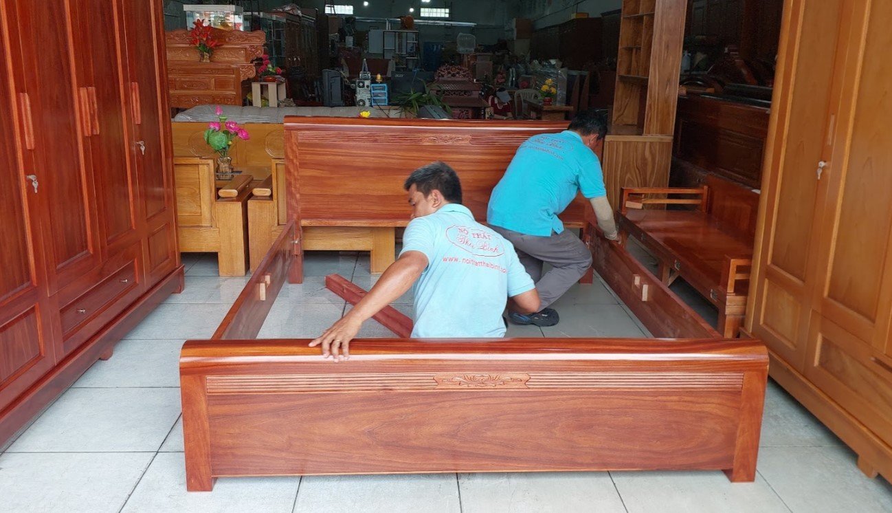 Giường ngủ gỗ tự nhiên vân cẩm