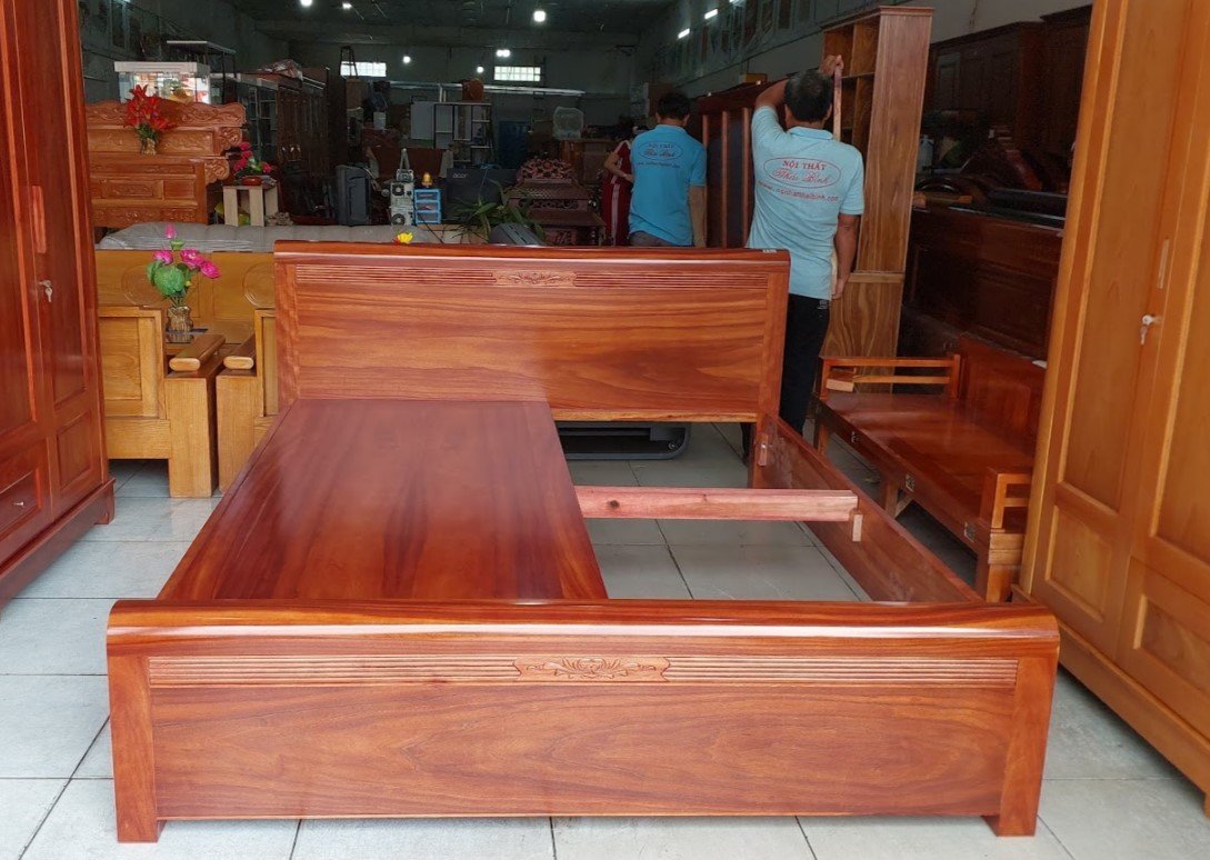 Giường ngủ gỗ tự nhiên vân cẩm Giường ngủ gỗ tự nhiên vân cẩm - chi tiết vân gỗ tự nhiên