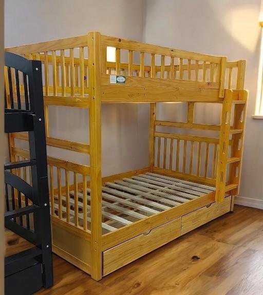 Giường tầng gỗ thông tự nhiên MS 3282 - chi tiết vân gỗ tự nhiên