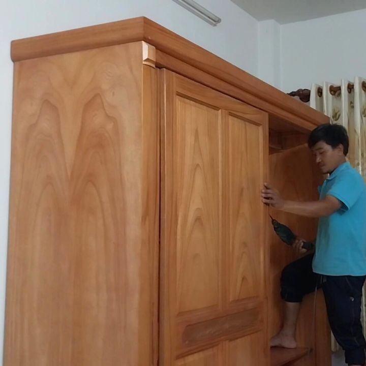 Tủ quần áo cửa lùa gỗ tự nhiên Tủ quần áo cửa lùa gỗ tự nhiên vân gõ MS 2947 - kỹ thuật đóng mộng chắc chắn