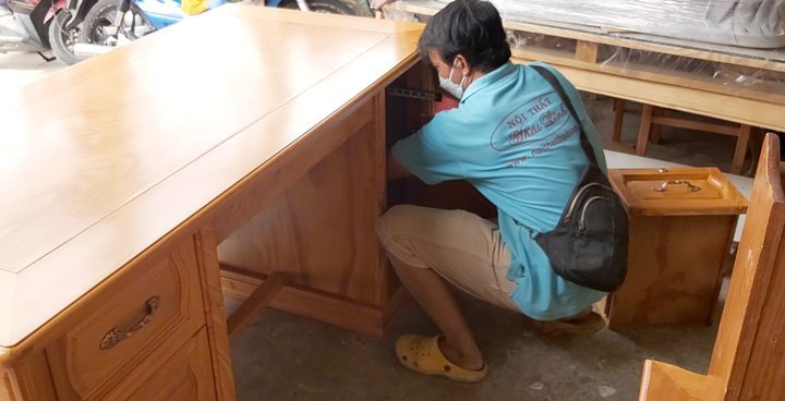 Bàn làm việc bằng gỗ gõ đỏ MS 2064 - nhìn tổng thể
