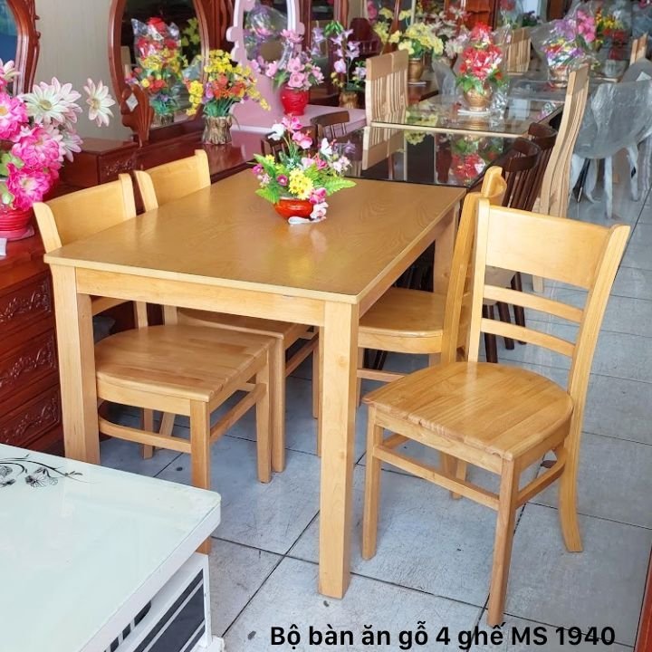Bàn ăn gỗ cao su tự nhiên 4 ghế
