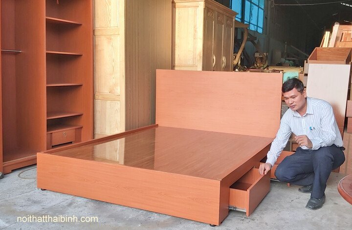 Vạt tấm giường ngủ đẹp 2 ngăn kéo