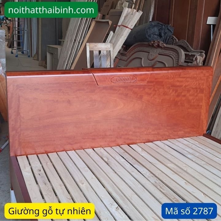 Giường ngủ làm từ gỗ tự thịt