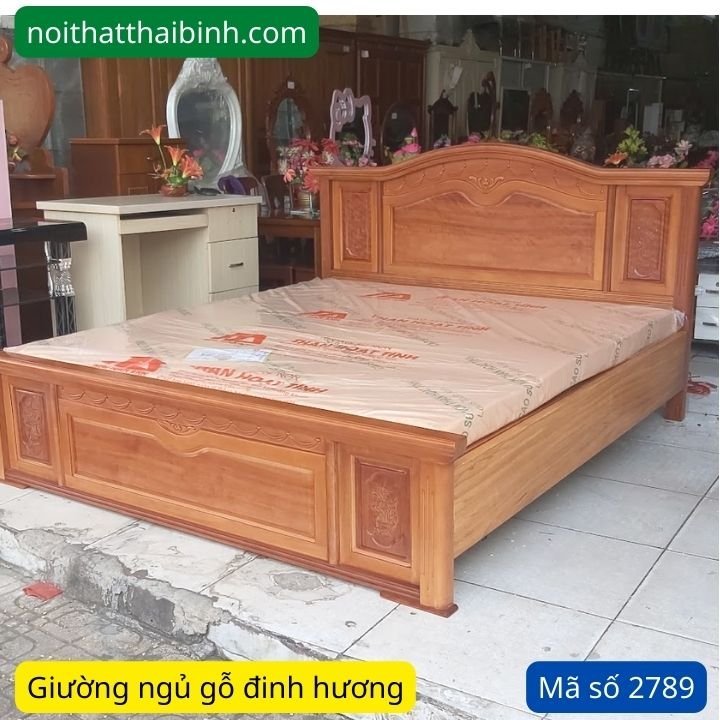 Giường gỗ đinh hương