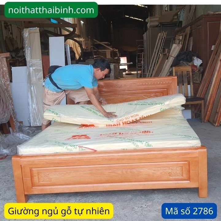 Giường ngủ gỗ tự nhiên Giường gỗ xoan đào tự nhiên MS 2786 - góc nghiêng