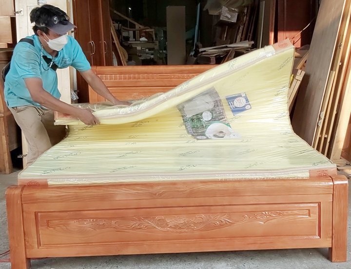 Giường ngủ gỗ xoan đào MS 2060