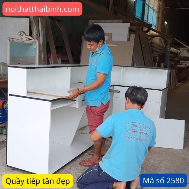 Quầy lễ tân hiện đại