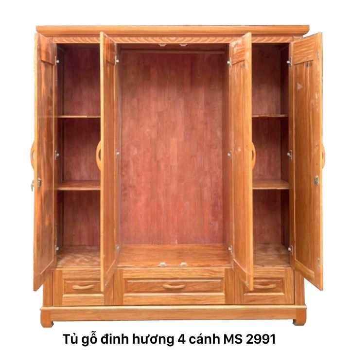 Bên trong tủ gỗ đinh hương 4 cánh