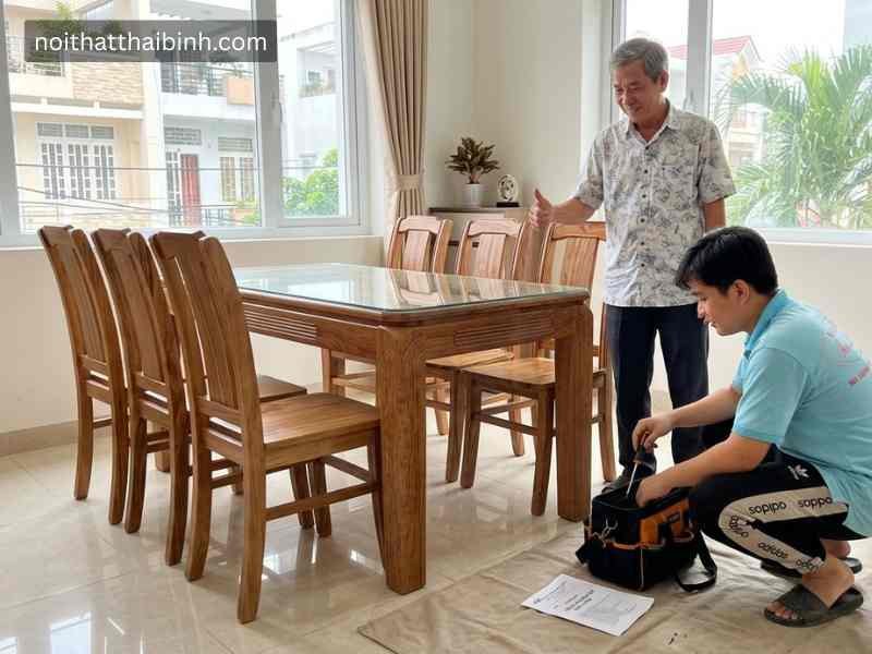 Bàn ăn 6 ghế gỗ hương xám tại nhà Anh Dũng, Quận 7, TPHCM