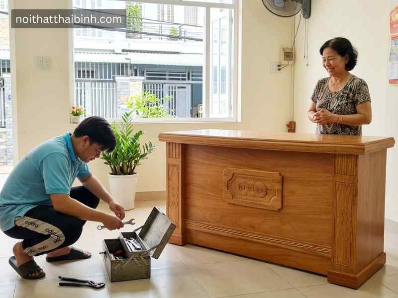 Bàn làm việc gỗ tự nhiên 1m2 tại nhà Chị Hương (Bình Thạnh, TPHCM)