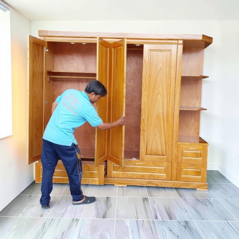 Tủ quần áo có kệ trang trí gỗ tự nhiên