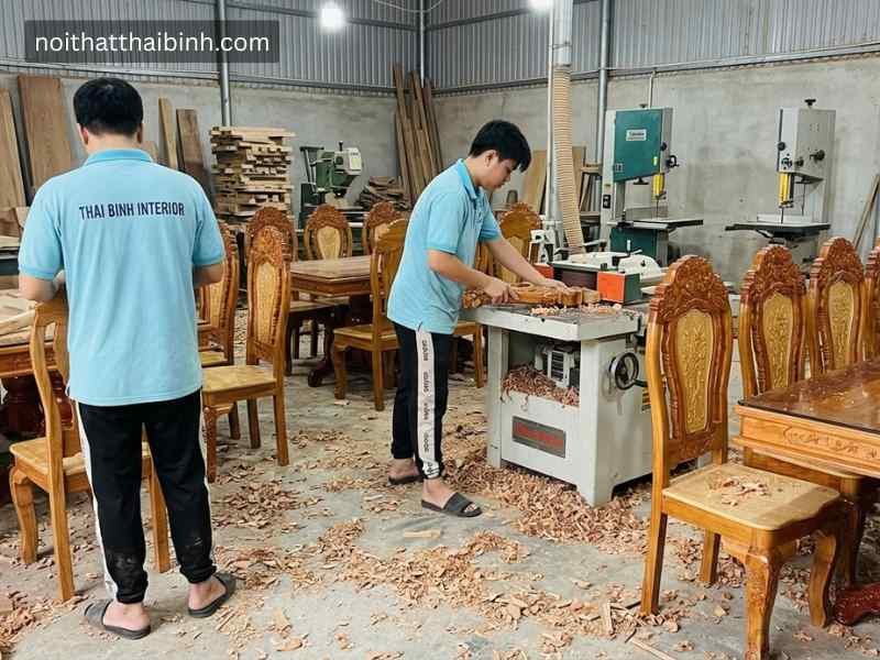 Bộ bàn ăn căm xe gõ tại xưởng mộc Thái Bình