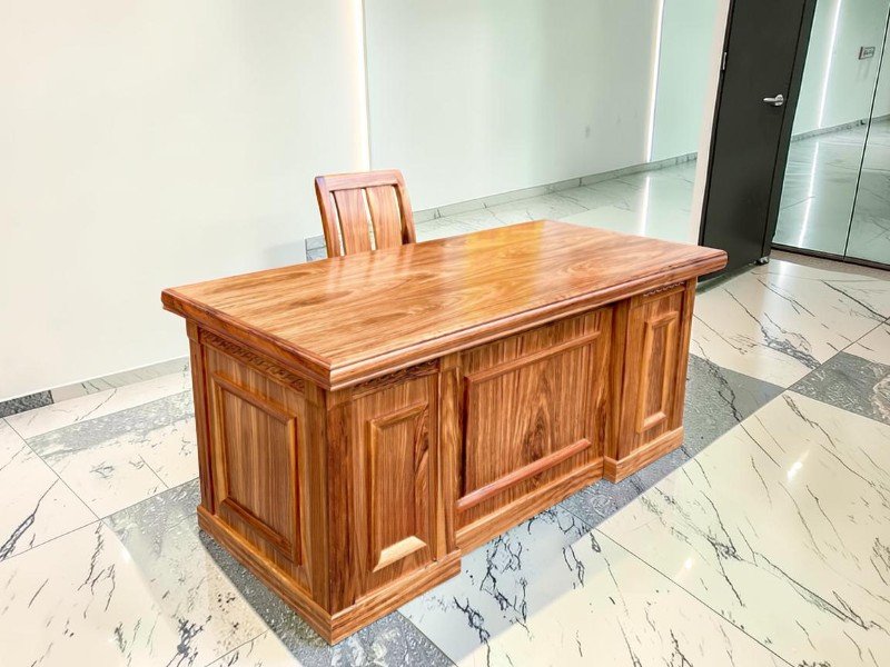 Cách sắp xếp bàn giám đốc