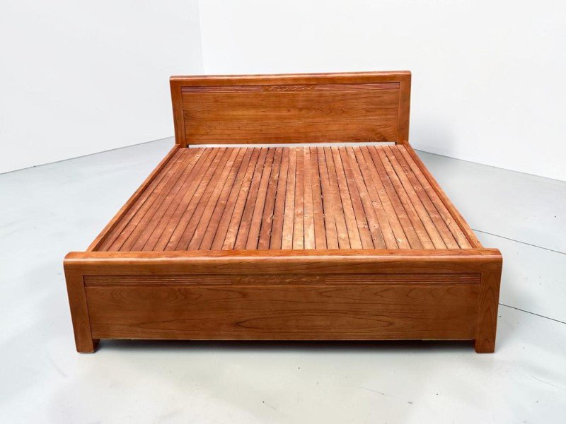 Địa chỉ mua giường gỗ tự nhiên kê phong thủy uy tín tại TPHCM