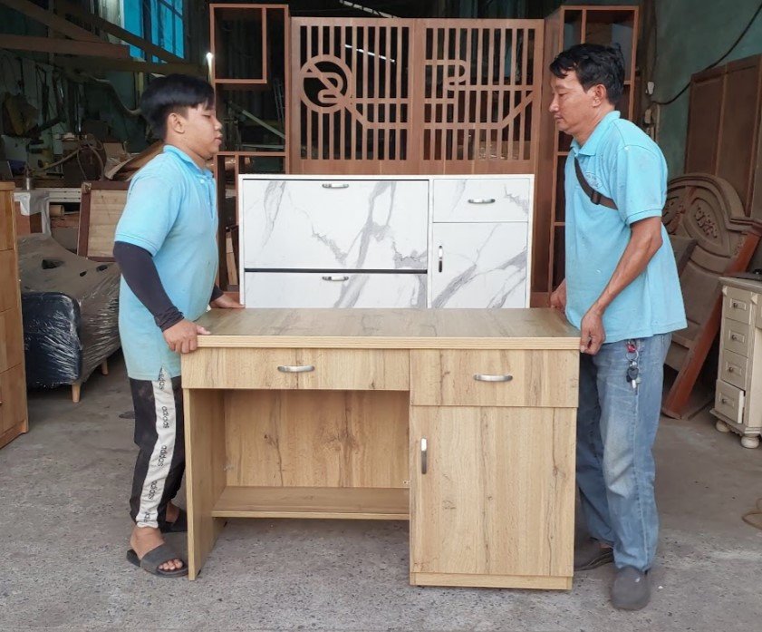 3 Mẹo Bảo Quản Bàn Giám Đốc Gỗ Tự Nhiên Luôn Sáng Bóng