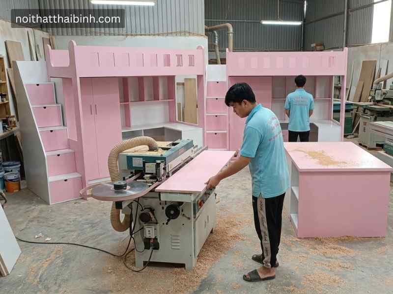 Giường 2 tầng kết hợp bàn học tại xưởng mộc đổ gỗ Thái Bình