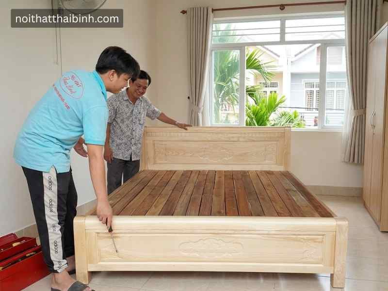 Giường ngủ gỗ sồi tự nhiên