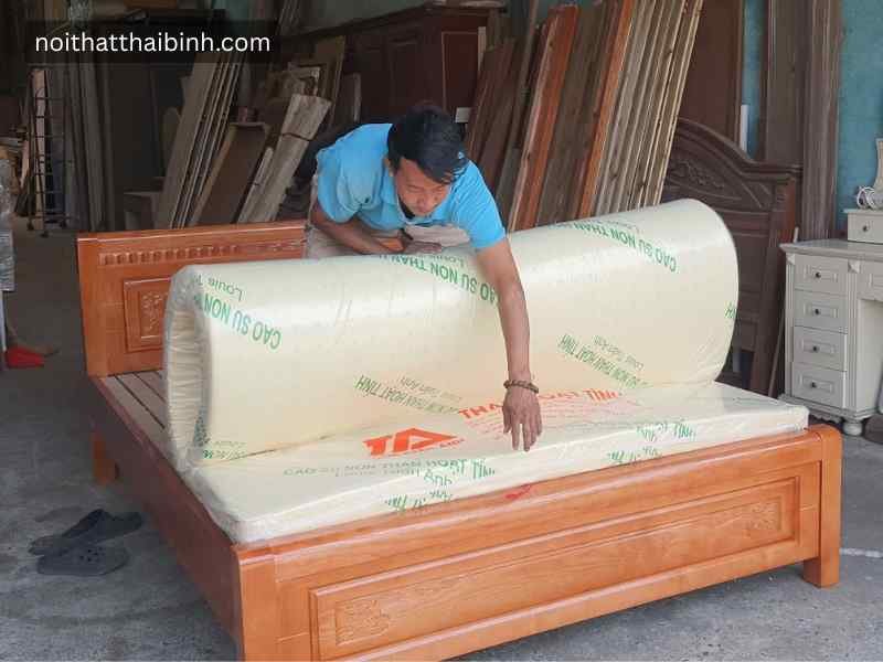 Giường ngủ gỗ xoan đào tự nhiên cao cấp mã 2060 Đồ Gỗ Thái Bình