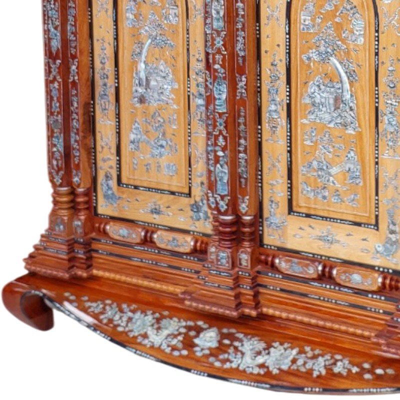Hoa văn cẩn xà cừ tinh xảo trên tủ thờ gỗ căm xe