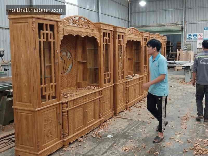 Kệ tivi gỗ gõ đỏ kết hợp tủ rượu tại xưởng mộc đồ gỗ Thái Bình