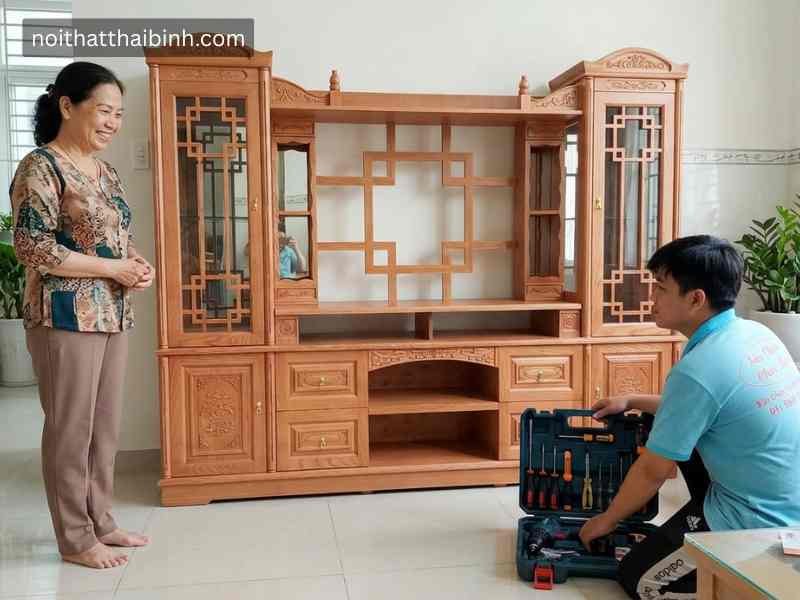 Kệ tivi kết hợp tủ rượu tại nhà Chị Loan, Quận Bình Thạnh, TPHCM