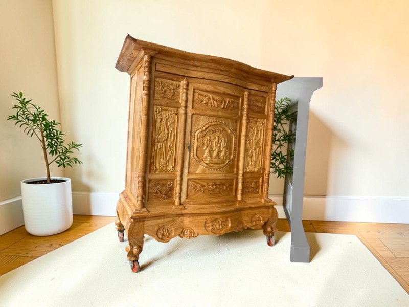3 hướng tốt đặt tủ thờ gỗ giúp gia đình bình an vô sự
