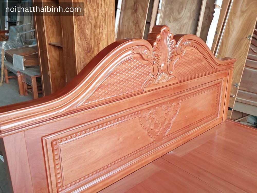 Giường ngủ gỗ xoan đào tự nhiên cao cấp